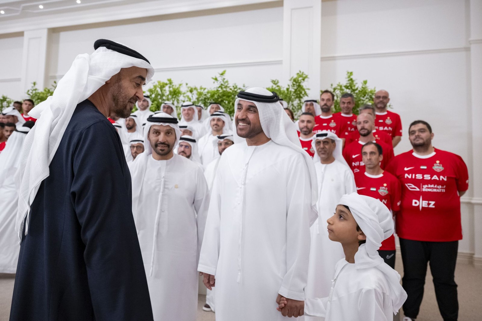 رئيس الدولة يستقبل فريق شباب الأهلي