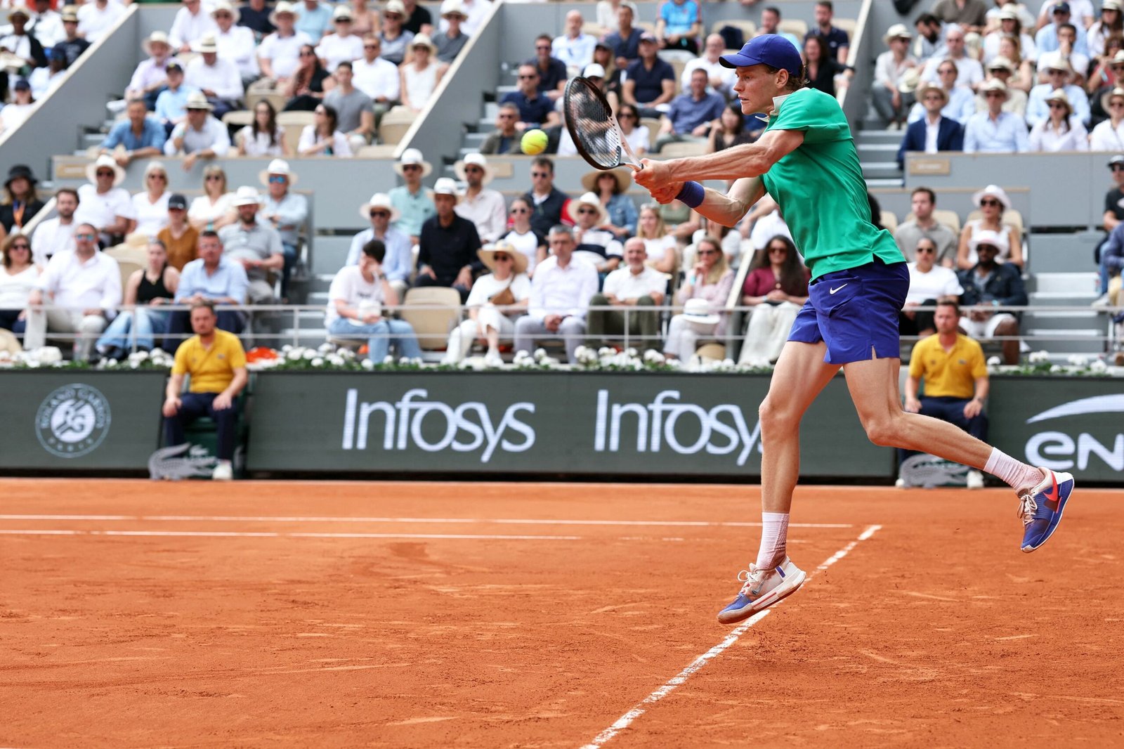 تأهل سينر وزفيريف ودجوكوفيتش وغوف وبيجولا إلى الدور الثالث من رولان جاروس للتنس