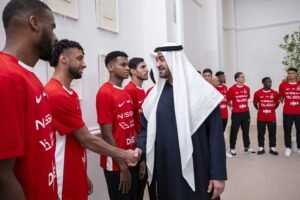 رئيس الدولة يستقبل فريق شباب الأهلي