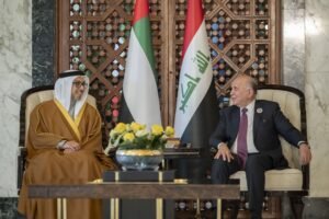 نيابة عن رئيس الدولة..منصور بن زايد يشارك في القمة العربية التي بدأت أعمالها في بغداد