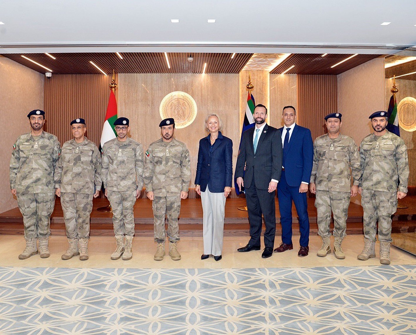 قائد عام شرطة أبوظبي يلتقي السفيرة الأمريكية 1 قائد عام شرطة أبوظبي