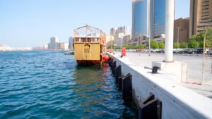 بلدية دبي تُنجز تطوير الرصيف البحري لخور دبي من جهة ديرة بتكلفة 112 مليون درهم