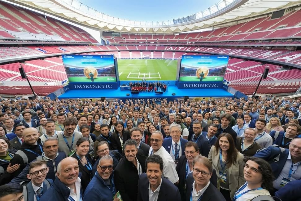 الإمارات تعرض تجربتها في طب كرة القدم النسائية بمؤتمر مدريد