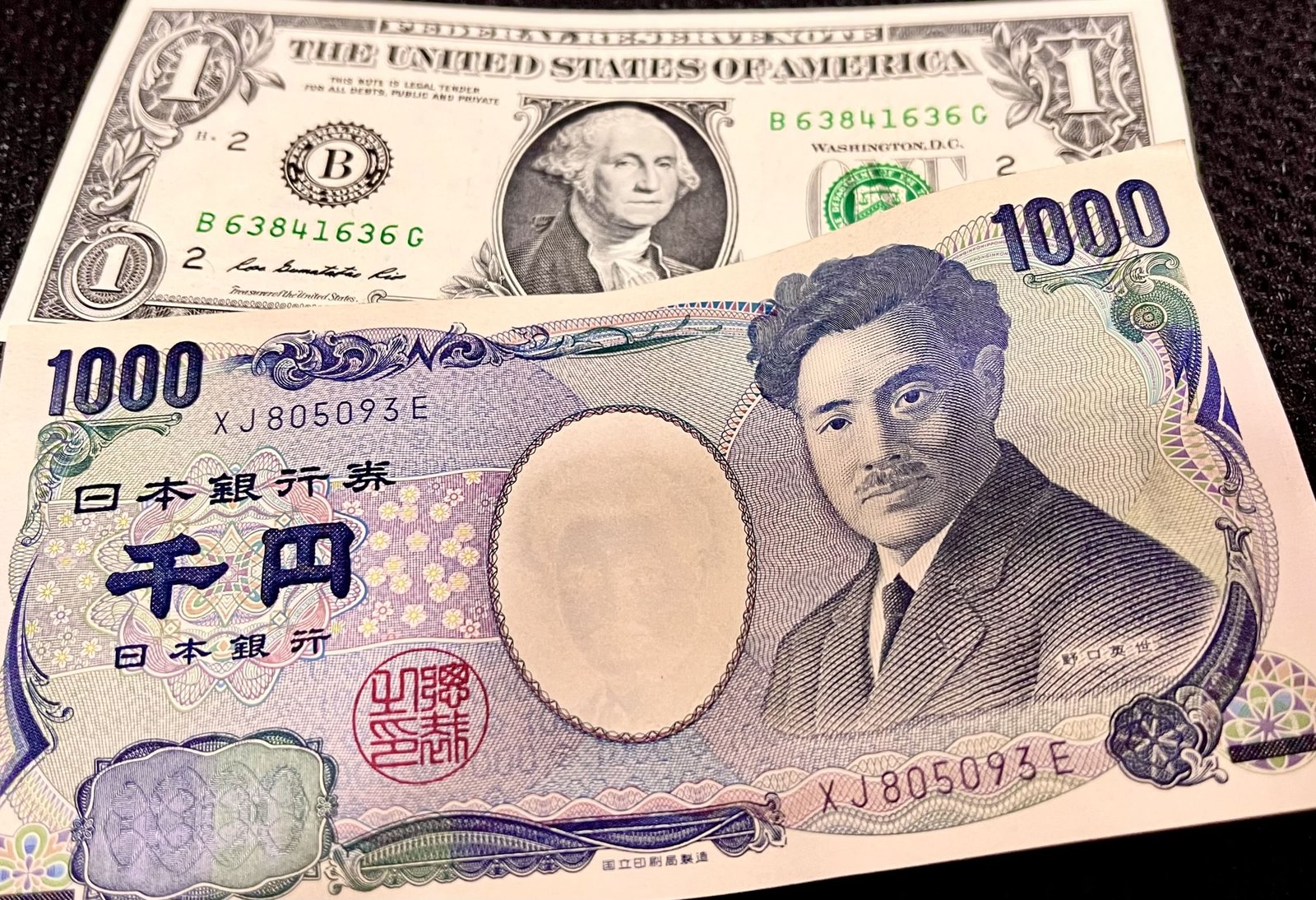 ارتفاع الدولار في الأسواق الآسيوية بعد الاتفاق الأمريكي الصيني