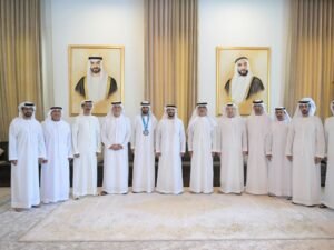 نهيان بن زايد يكرّم العدّاء الإماراتي سالم الهاشمي