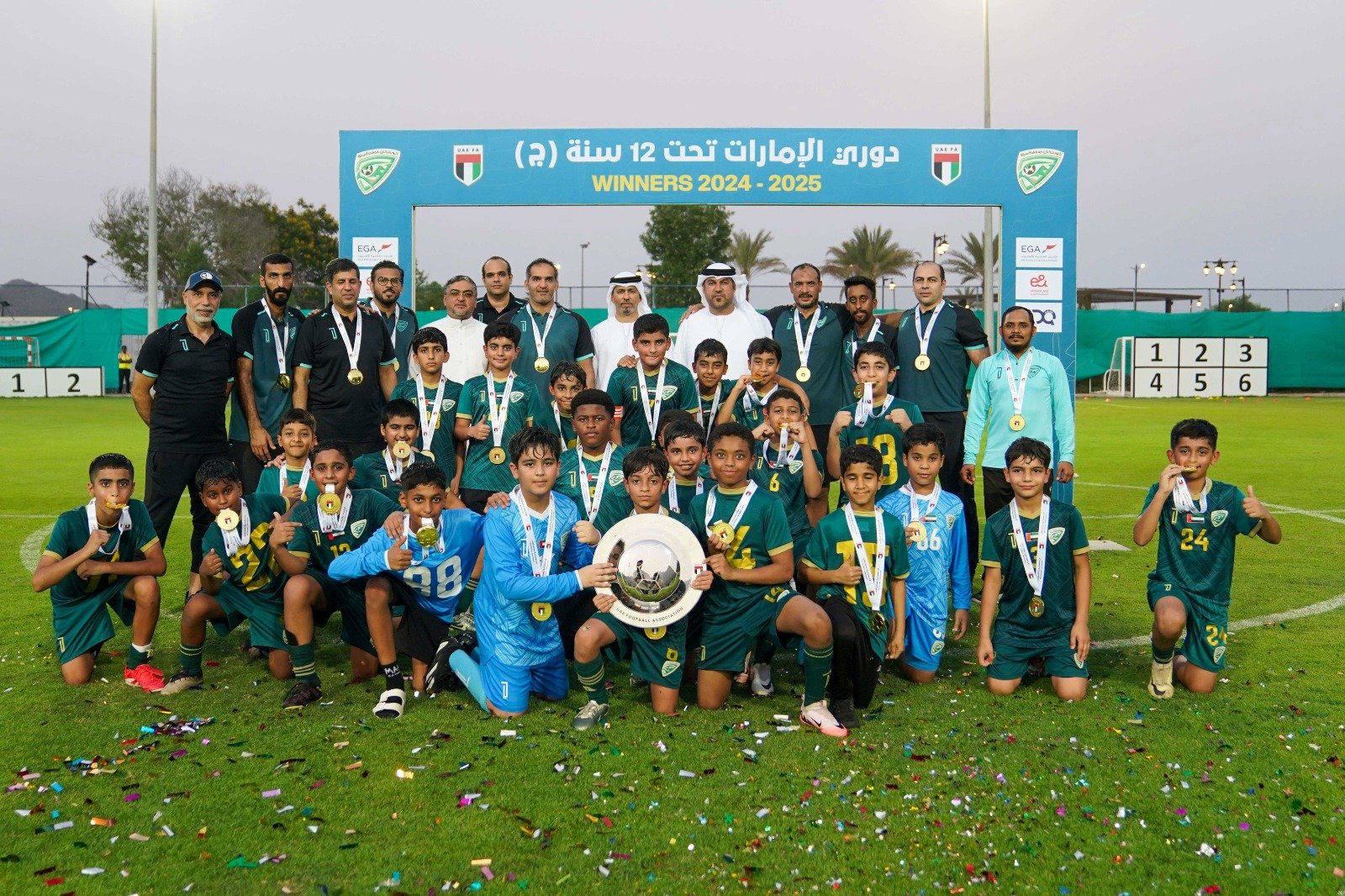 تتويج فريق خورفكان بدرع دوري تحت 12 سنة (ج)