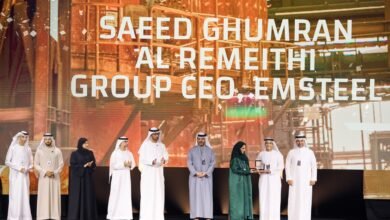 تكريم المهندس سعيد غمران الرميثي بجائزة "القائد الملهم" خلال منتدى "اصنع في الإمارات 2025"