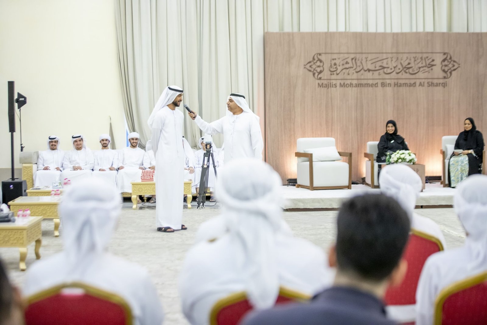 مجلس محمد بن حمد الشرقي يناقش دور السنع الإماراتي في ترسيخ القيم المجتمعية 1 مجلس محمد بن حمد الشرقي يناقش دور السنع الإماراتي في ترسيخ القيم المجتمعية