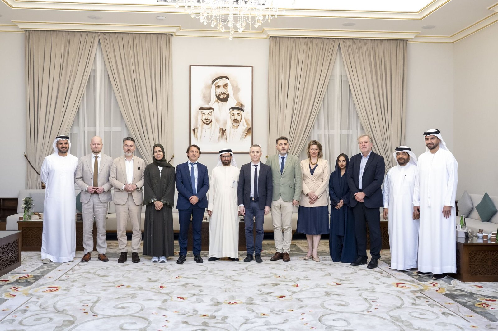 علي النعيمي يلتقي رئيس اللجنة الفرعية لشؤون الضرائب في البرلمان الأوروبي 1 علي النعيمي يلتقي رئيس اللجنة الفرعية لشؤون الضرائب في البرلمان الأوروبي