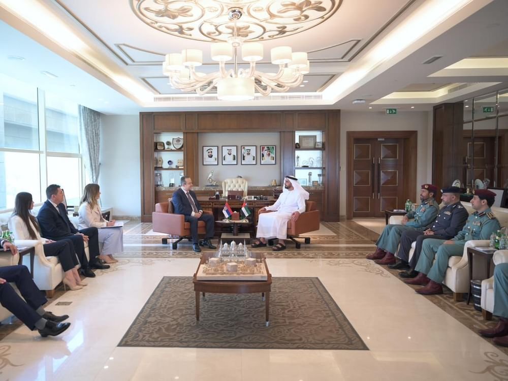 سيف بن زايد يلتقي نائب رئيس الوزراء الصربي 1 سيف بن زايد يلتقي نائب رئيس الوزراء الصربي