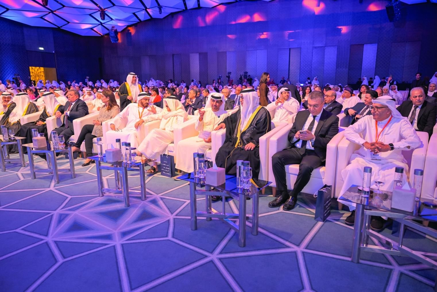 وزراء إعلام وخبراء عرب: المشهد الإعلامي العربي يمرّ بتحولات جذرية فرضها التطور الرقمي 1 وزراء إعلام وخبراء عرب: المشهد الإعلامي العربي يمرّ بتحولات جذرية فرضها التطور الرقمي