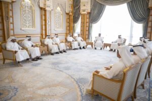 ذياب بن محمد بن زايد يستقبل وزير المواصلات القطري
