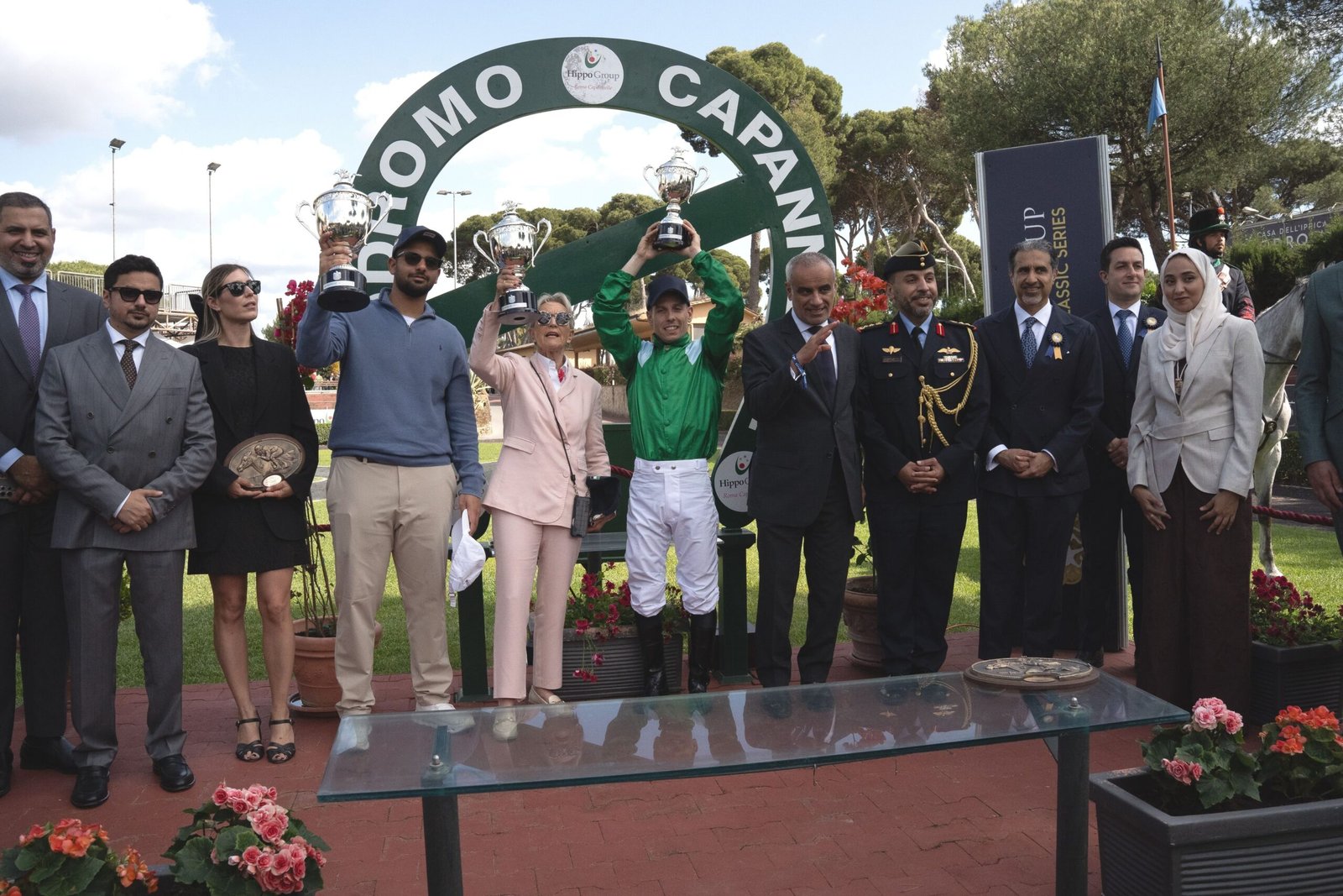 انتصار إماراتي في روما.. الجواد "اتش ام الشاهين" يحلق بكأس رئيس الدولة للخيول العربية في إيطاليا