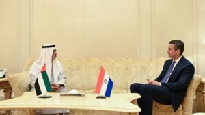 رئيس باراغواي يلتقي في مقر إقامته في أبوظبي نهيان بن مبارك ويبحثان آفاق التعاون المشترك