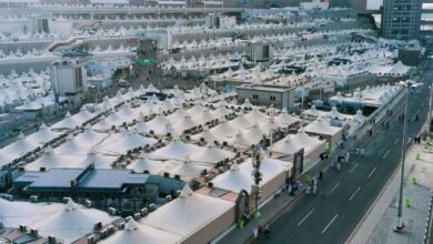 السعودية تدعو الحجاج للبقاء في المخيمات يوم عرفة خلال ذروة الحرارة