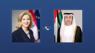 عبدالله بن زايد ووزيرة خارجية النمسا يبحثان هاتفيا تعزيز العلاقات الإستراتيجية بين البلدين