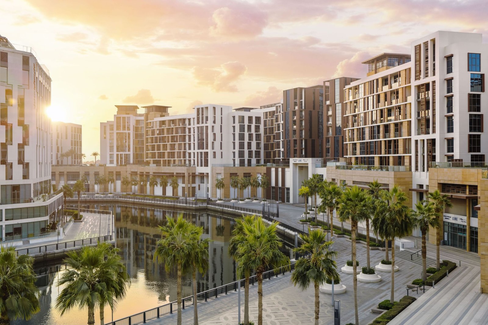 "دبي القابضة" ترفع حجم طرح "مساكن دبي ريت" إلى 1.95 مليار وحدة وسط إقبال قوي