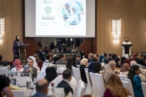 جامعة عجمان تنظّم يوم البحث العلمي في نسخته الثامنة لتعزيز الابتكار ودعم التنمية الوطنية