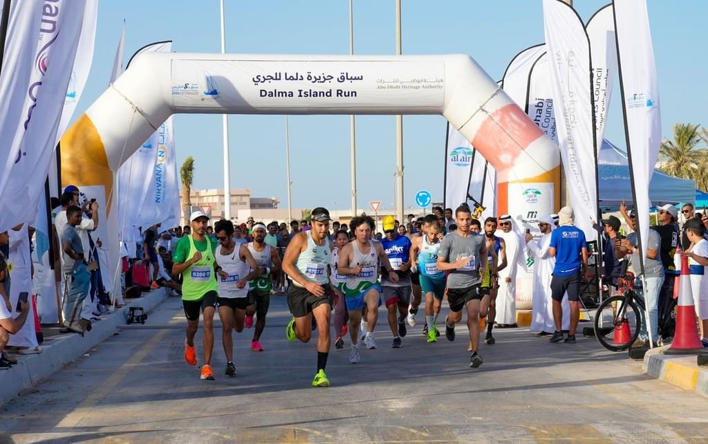 450 مشاركا في سباق الجري بمهرجان دلما التاريخي 1 450 مشاركا في سباق الجري بمهرجان دلما التاريخي