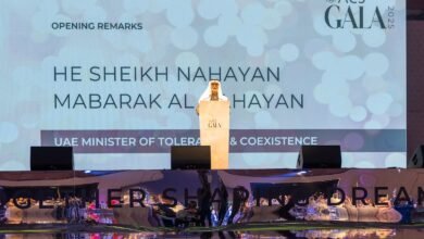 برعاية وحضور نهيان بن مبارك .. مدرسة الجالية الأمريكية في أبوظبي تكرم لبنى القاسمي بجائزة القيادة المجتمعية