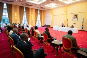 رئيس أوغندا يستقبل عبدالله بن زايد ويشهدان التوقيع على 6 مذكرات تفاهم بين البلدين