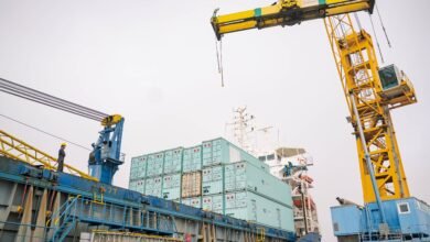 وصول سفينة إماراتية تحمل 14 محطة لتحلية مياه البحر إلى جمهورية قبرص