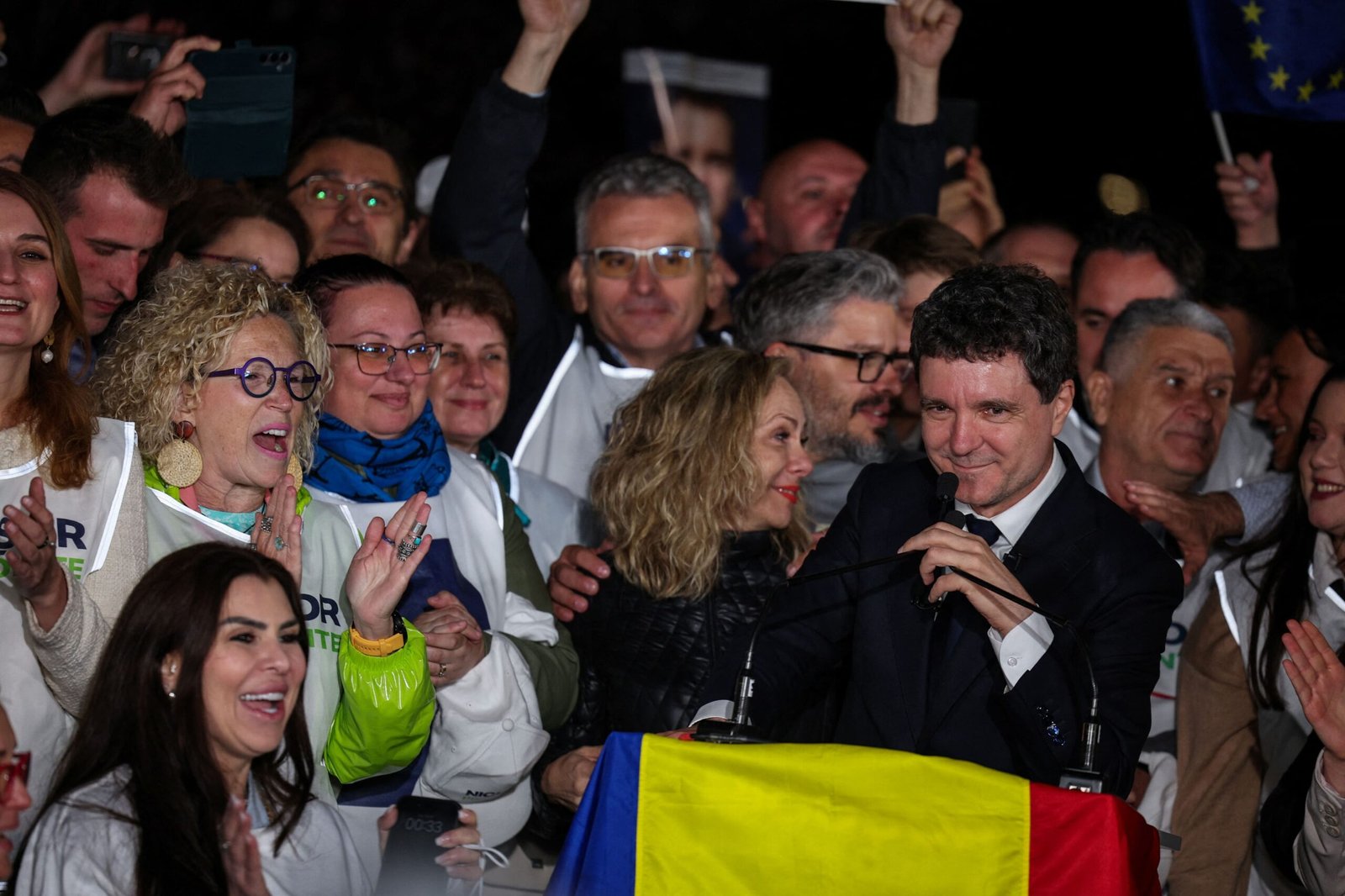 فوز عمدة بوخارست بالانتخابات الرئاسية في رومانيا