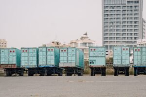 وصول سفينة إماراتية تحمل 14 محطة لتحلية مياه البحر إلى جمهورية قبرص