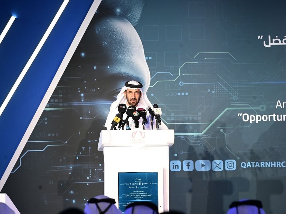 رئيس البرلمان العربي يطالب باتفاقية دولية ملزمة لضبط استخدامات الذكاء الاصطناعي