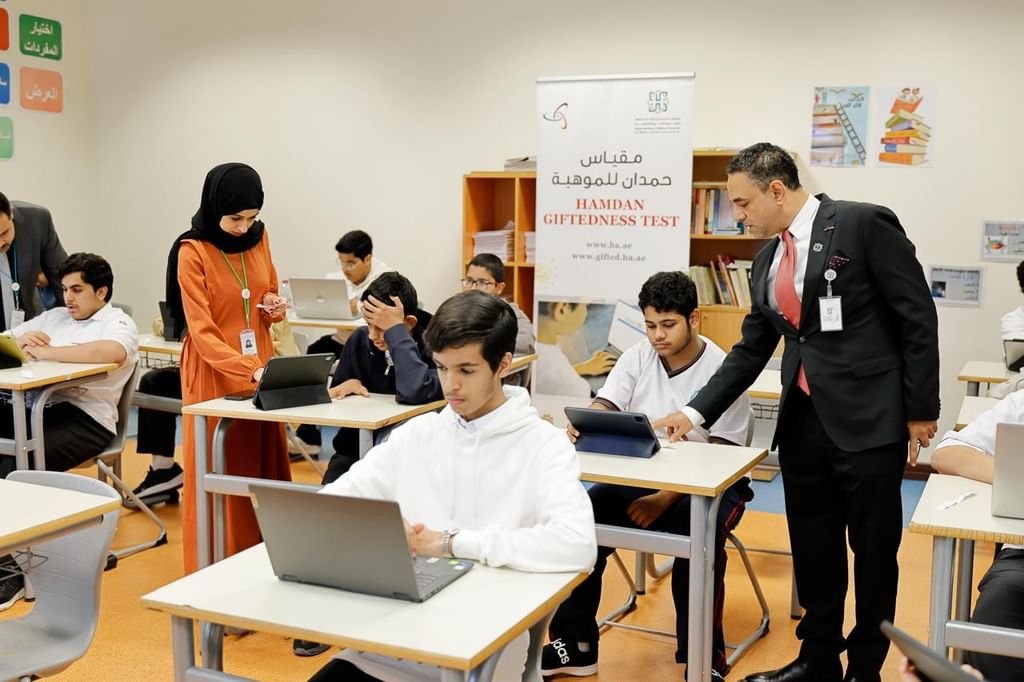 أكثر من 400 طالب موهوب في مدارس الدولة منذ بداية 2025