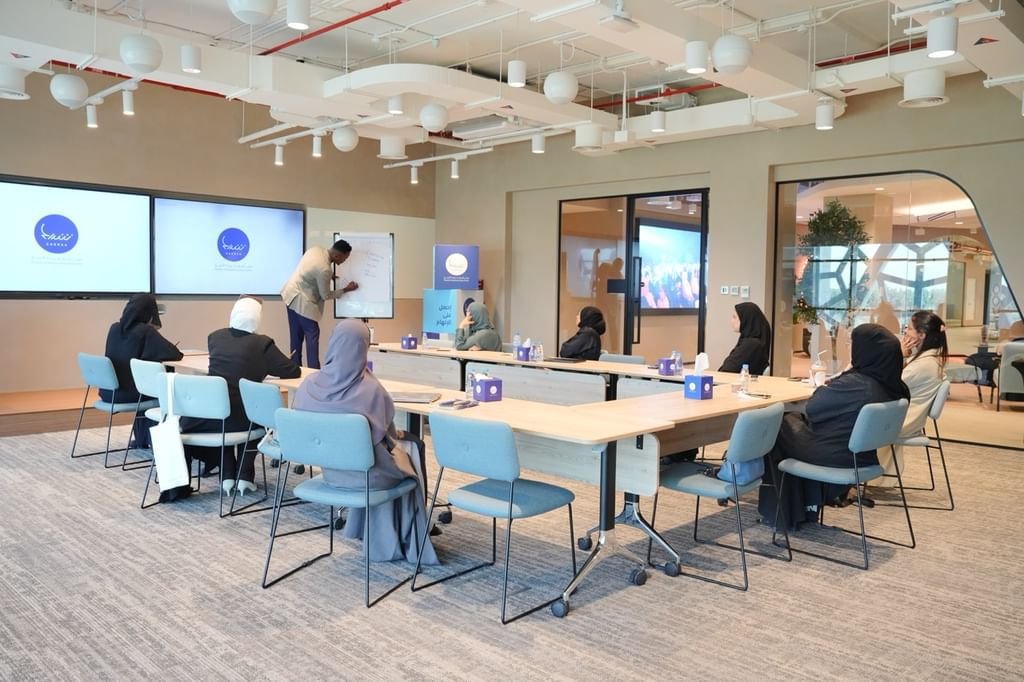 "سيدات أعمال الشارقة" و"شراع" يختتمان "معسكر جاهزية الأعمال"