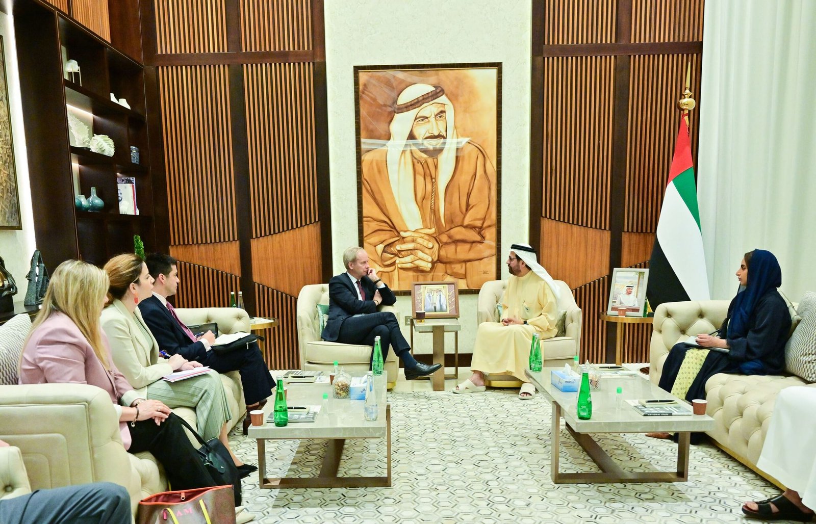 علي النعيمي يستقبل مسؤولا في دائرة العمل الخارجية للاتحاد الأوروبي