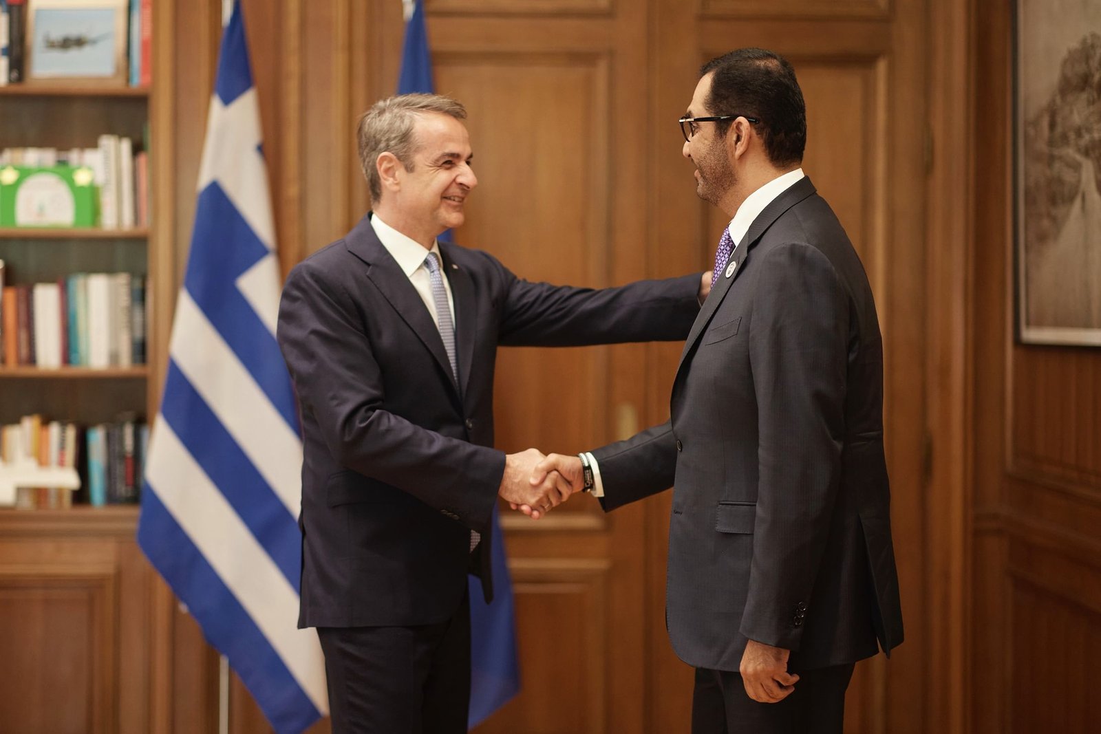الإمارات واليونان تبحثان تعزيز الشراكة الاستراتيجية الشاملة ومستجدات الصندوق الاستثماري المشترك