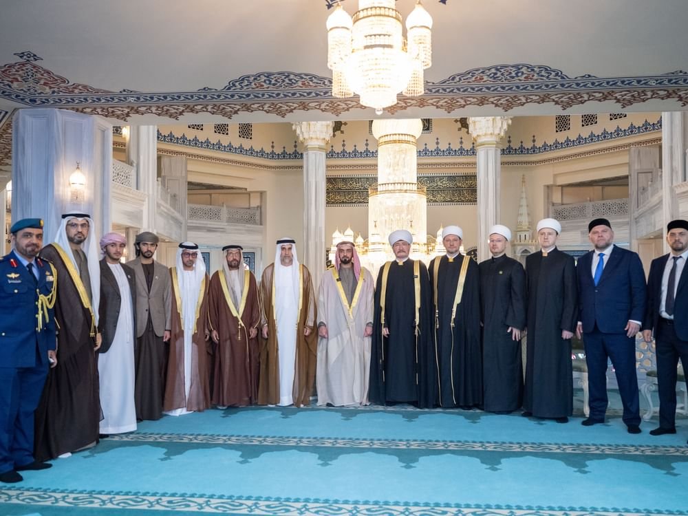 سيف بن زايد يشهد في موسكو ختام الندوة الدولية “دور الأسرة في تمكين المجتمع”