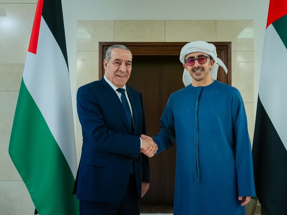 عبدالله بن زايد يستقبل حسين الشيخ ويبحثان تطورات الأوضاع في المنطقة 1 عبدالله بن زايد يستقبل حسين الشيخ ويبحثان تطورات الأوضاع في المنطقة