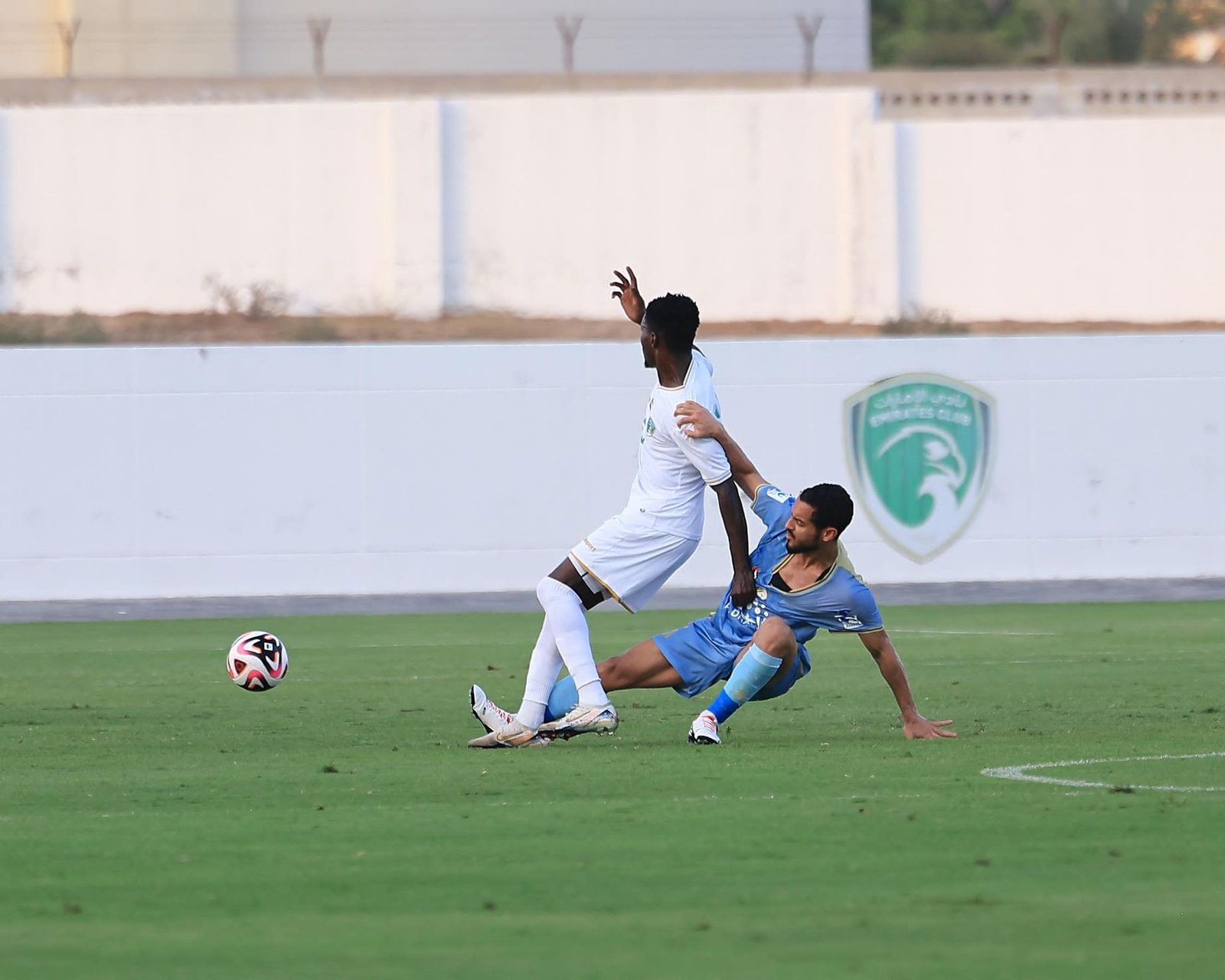 دبا والظفرة يتأهلان إلى دوري أدنوك للمحترفين لكرة القدم