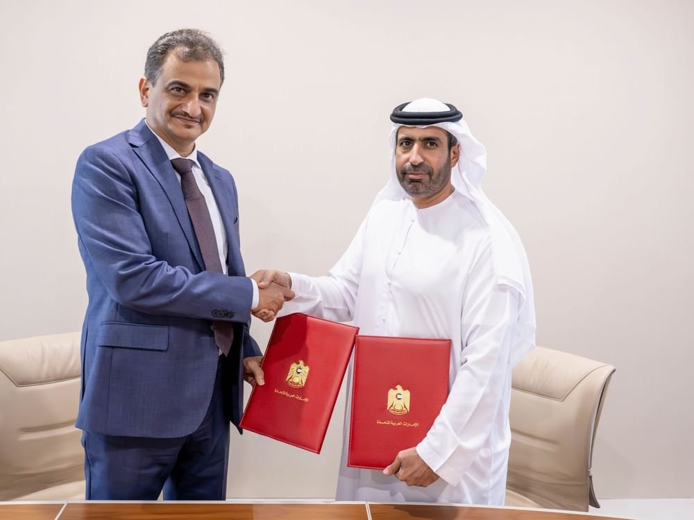 توقيع مذكرة تفاهم بين وكالة الإمارات للمساعدات الدولية ومحافظ عدن لبناء مستشفى