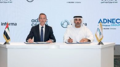 تفاهم بين "أدنيك" و"إنفورما" لتعزيز قطاع المعارض في العين