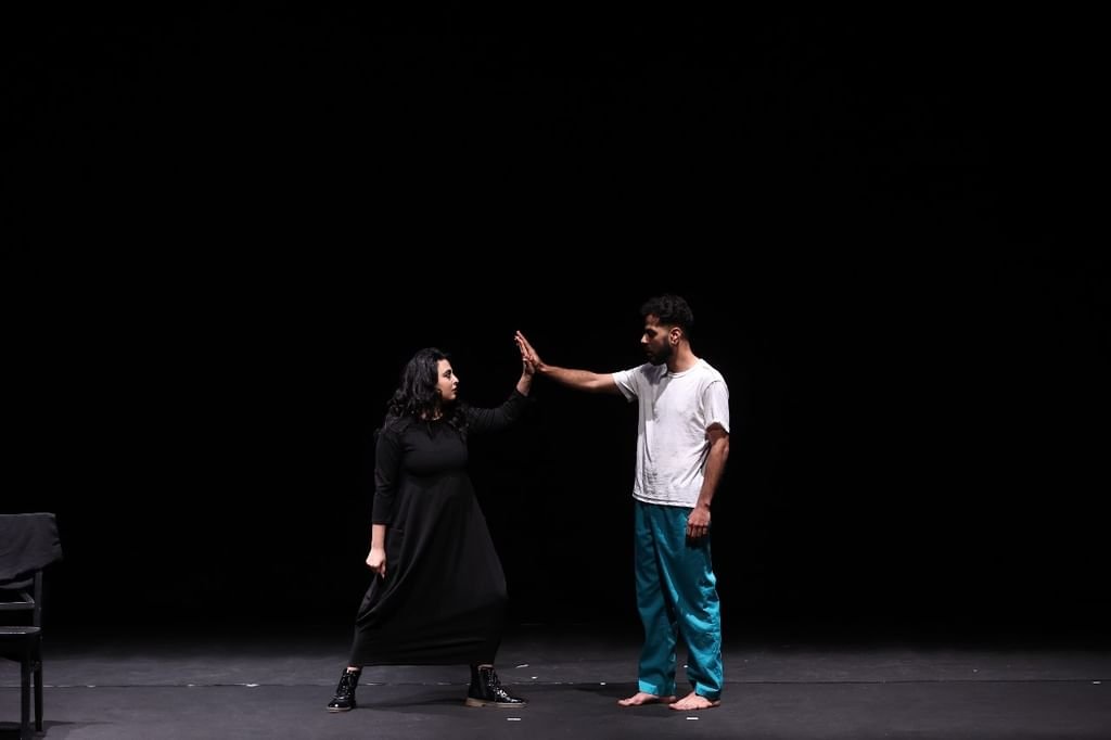 مهرجان دبا الحصن للمسرح الثنائي يواصل فعالياته بتقديم عروض وندوات