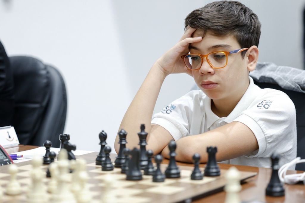 "الشارقة الدولية لأساتذة الشطرنج" تواصل فعالياتها