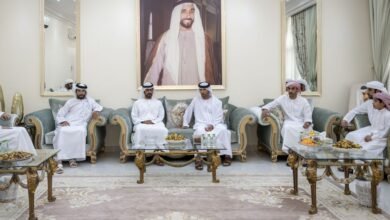 خليفة بن طحنون بن محمد يقدم واجب العزاء في وفاة سعيد بن خصيبة الظاهري