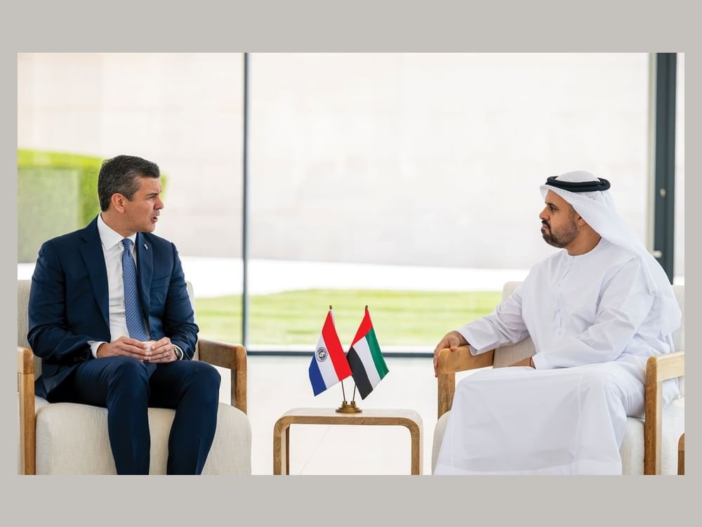 ذياب بن محمد بن زايد يستقبل رئيس الباراغواي في واحة الكرامة