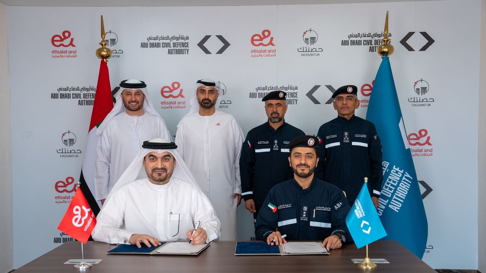"أبوظبي للدفاع المدني" و"إي آند" تتعاونان لتفعيل أنظمة الكشف المبكر عن الحرائق في المنازل