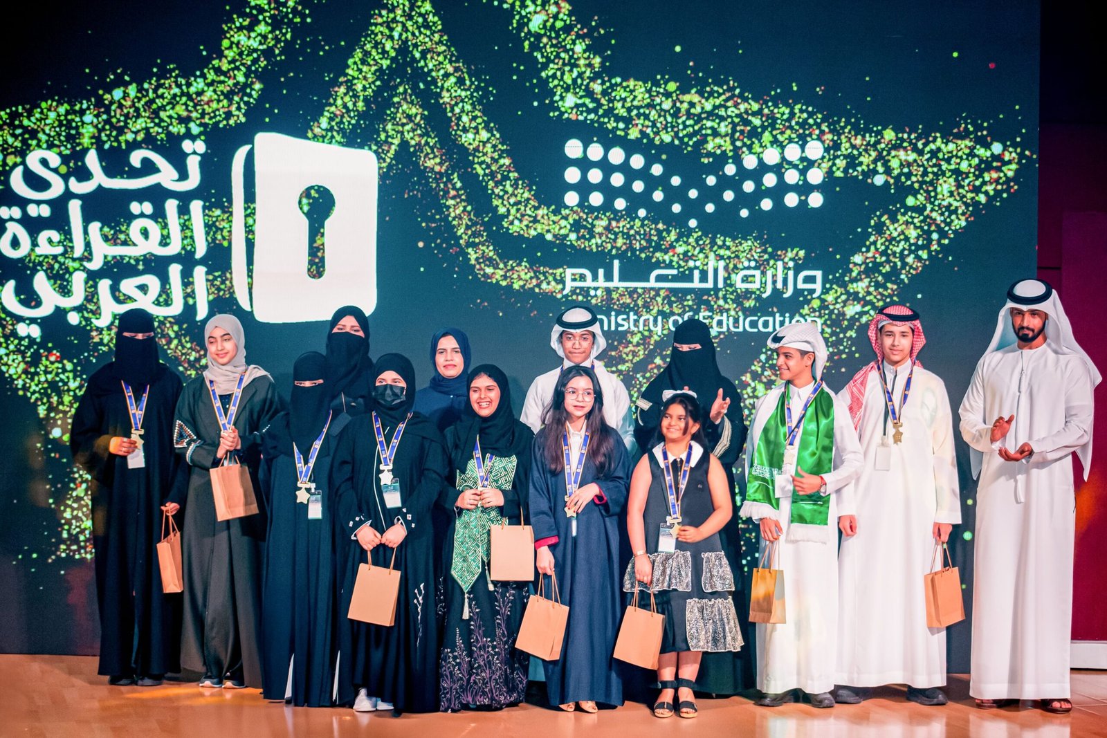 تتويج إدريس اليامي بطلا للدورة التاسعة من تحدي القراءة العربي في السعودية