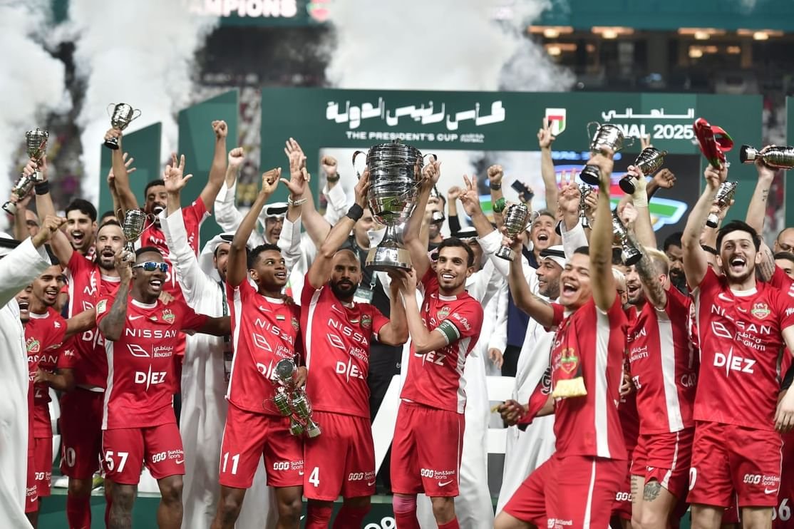 لاعبو شباب الأهلي: روح الفريق والعمل الجماعي وراء التتويج بلقب الكأس