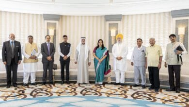 نهيان بن مبارك يستقبل وفدا برلمانيا متعدد الأحزاب من الهند