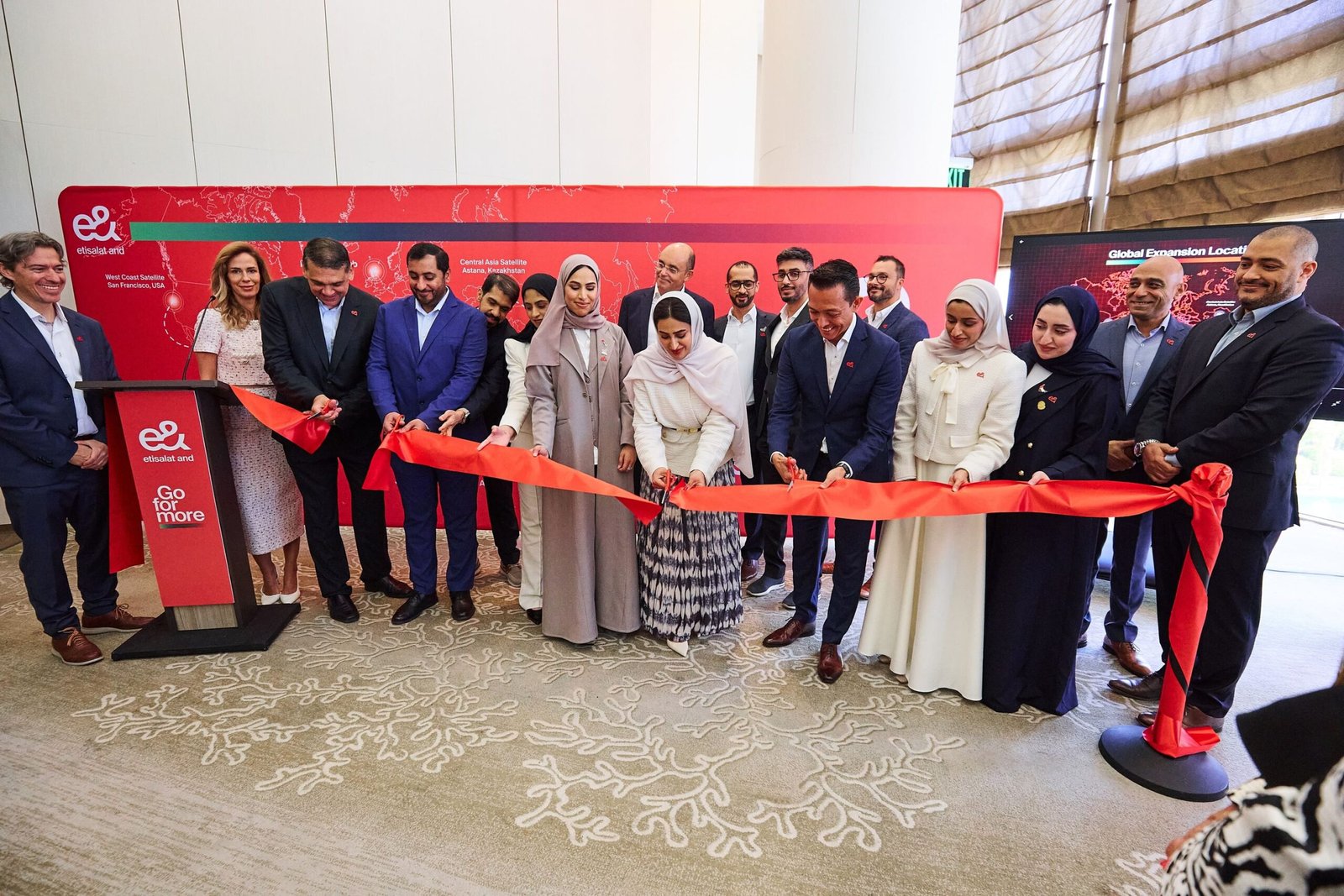 "إي آند" توسع حضورها الدولي وتفتتح مكتب في ميامي 1 "إي آند" توسع حضورها الدولي وتفتتح مكتب في ميامي