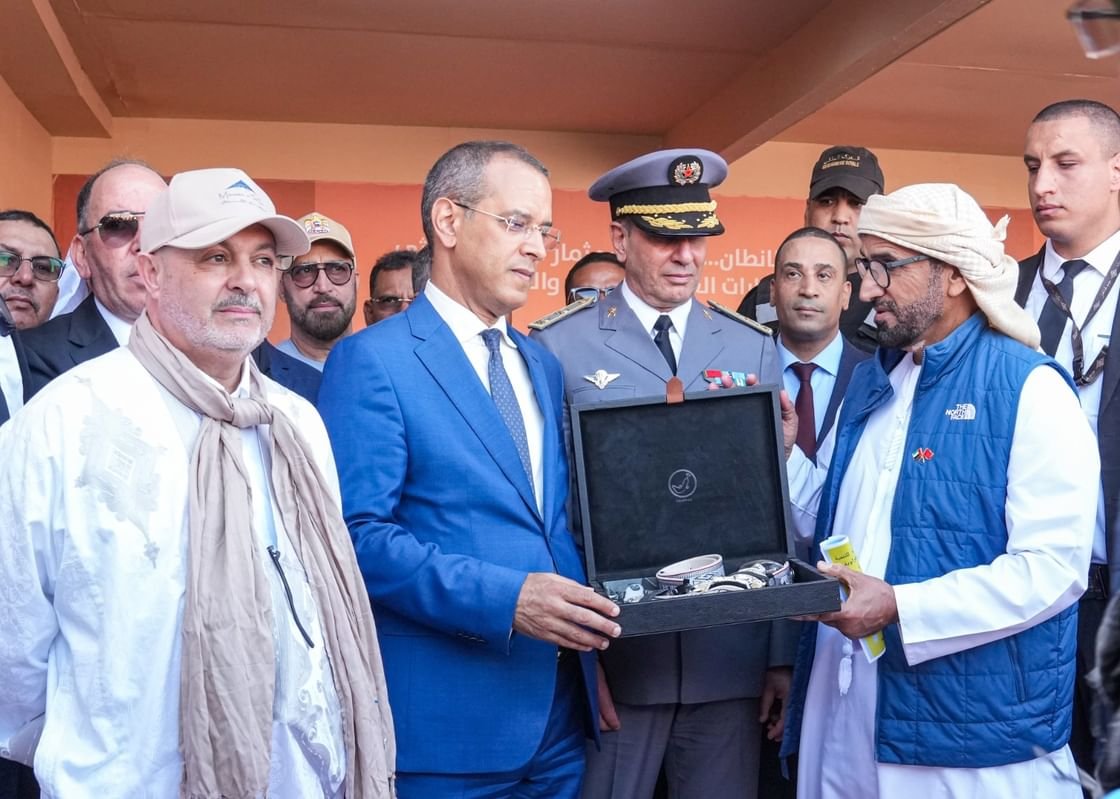 وفد مغربي يزور جناح الإمارات في موسم طانطان