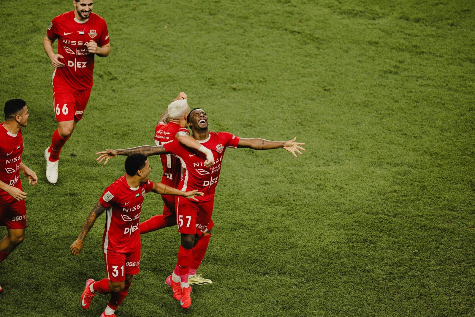 شباب الأهلي يفوز على الشارقة ويتوج بطلا لكأس رئيس الدولة