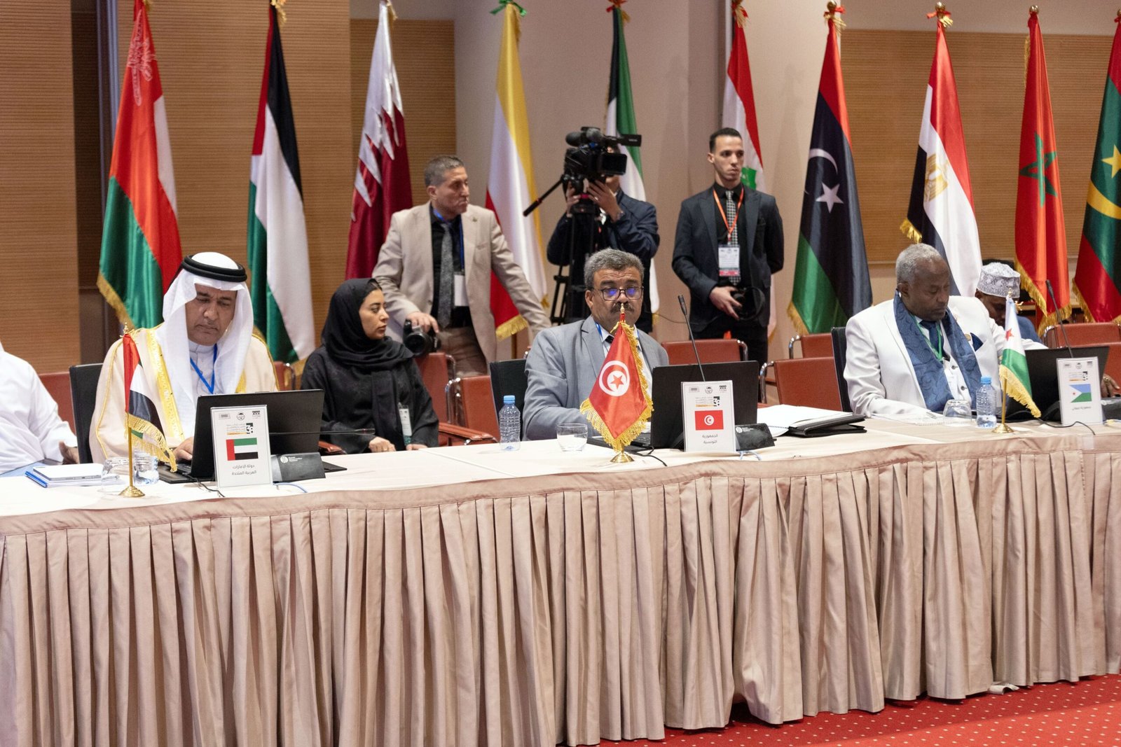 "الشعبة البرلمانية الإماراتية " تشارك في اجتماع اللجنة التنفيذية للاتحاد البرلماني العربي بالجزائر 1 "الشعبة البرلمانية الإماراتية " تشارك في اجتماع اللجنة التنفيذية للاتحاد البرلماني العربي بالجزائر